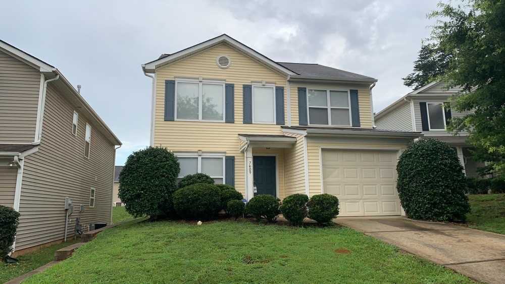 Lady Liberty Ln, Charlotte, NC 28217 3 Bedroom Apartment for Rent