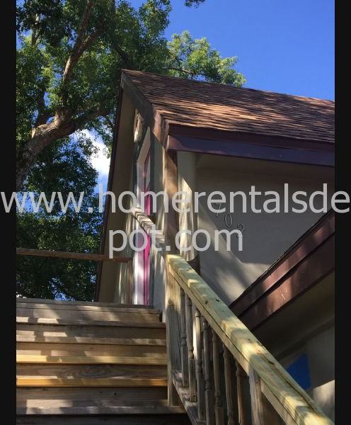 702 Pennsylvania Ave - Photo 2 of 6