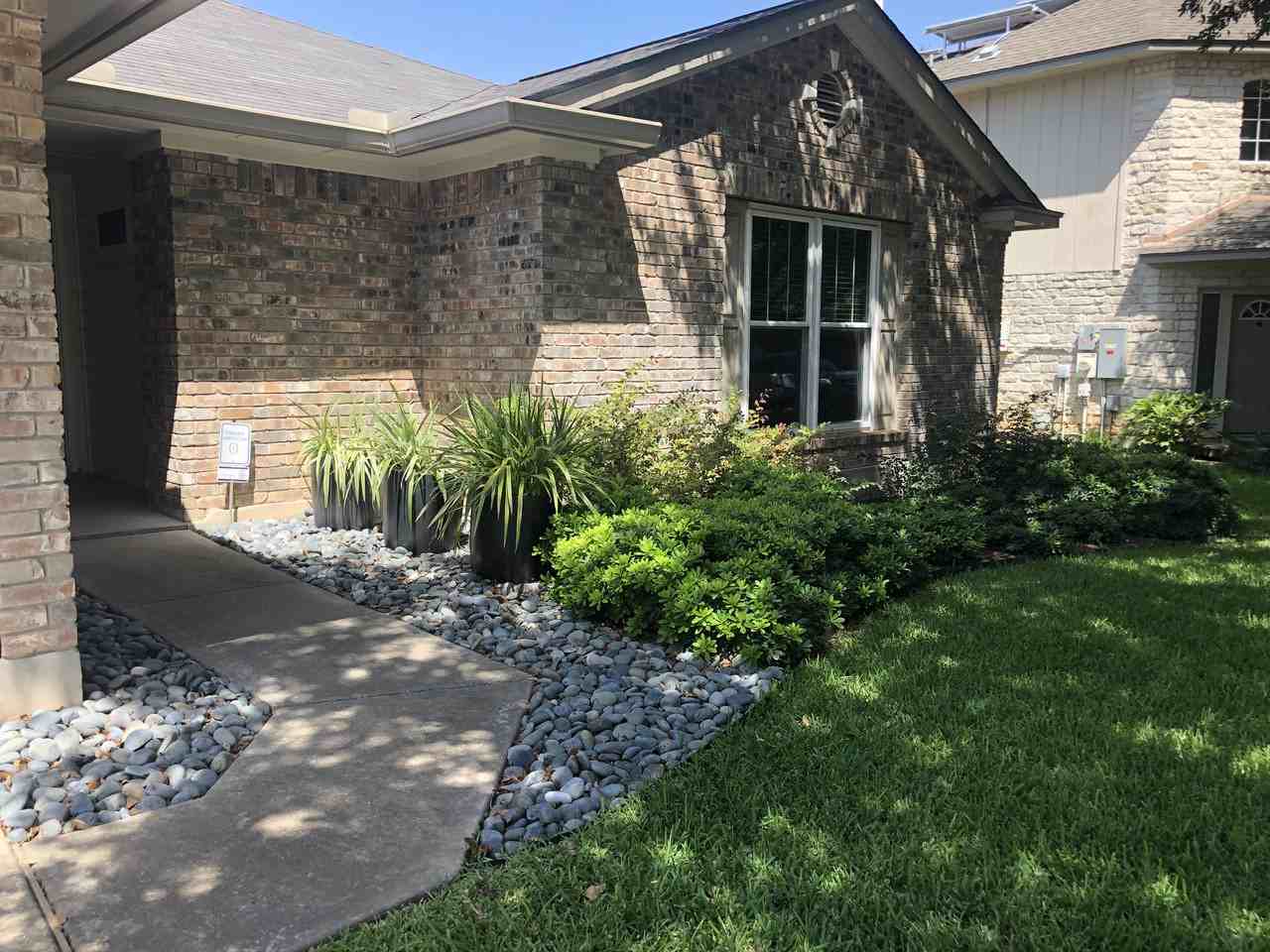 1515 Lochaline Loop - Photo 3 of 16