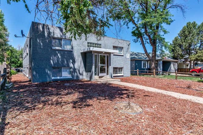 1733 Paris St - Photo 2 of 17