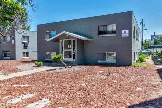 1733 Paris St - Photo 3 of 17