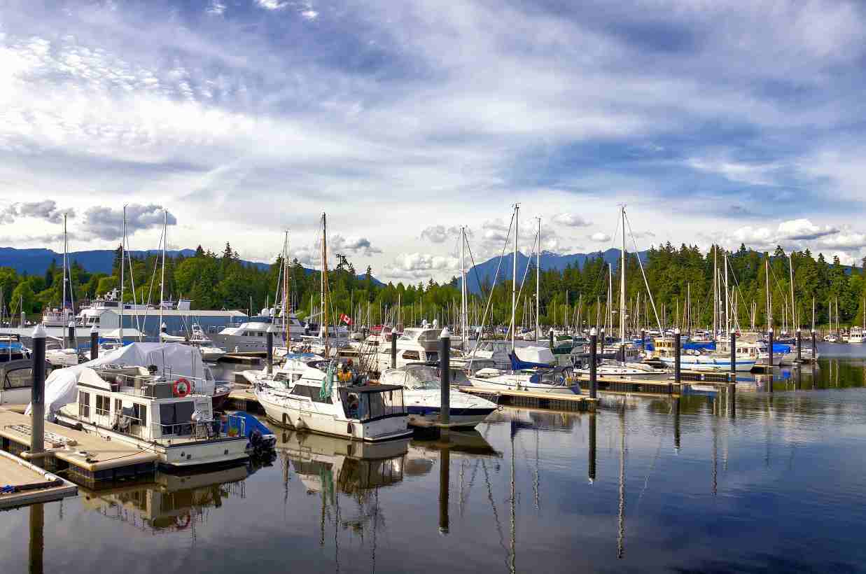 1622 East Marine View Drive - Photo 3 of 6