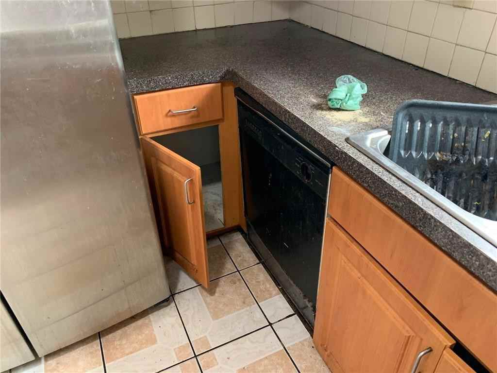 815 Northeast 179th Terrace - Photo 2 of 4