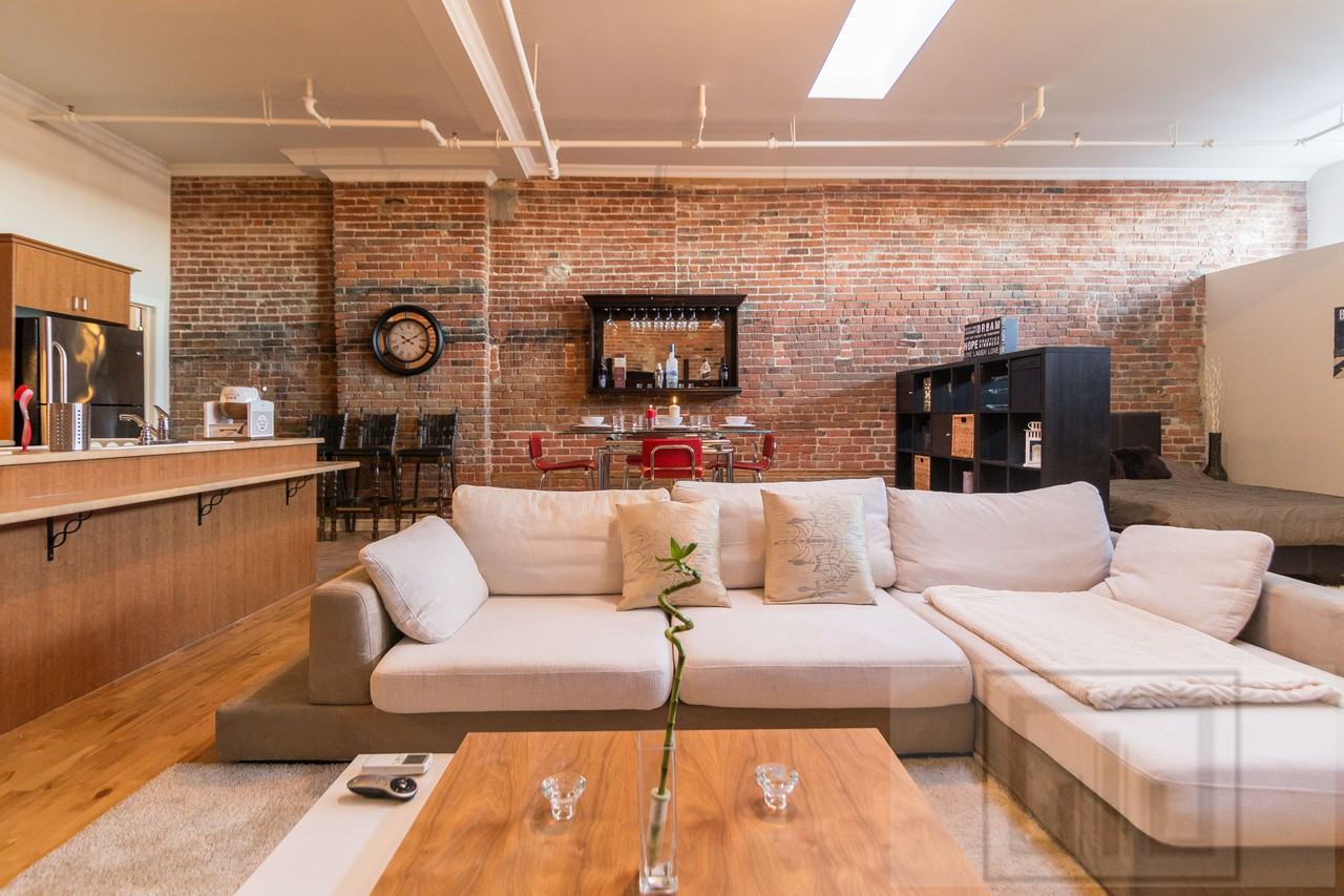 15 Rue Notre-Dame Ouest - Photo 3 of 9