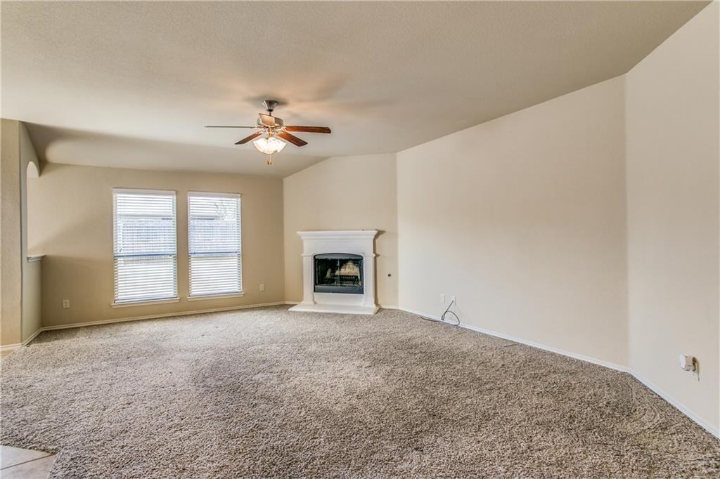 1117 Lake Grove Dr - Photo 2 of 25