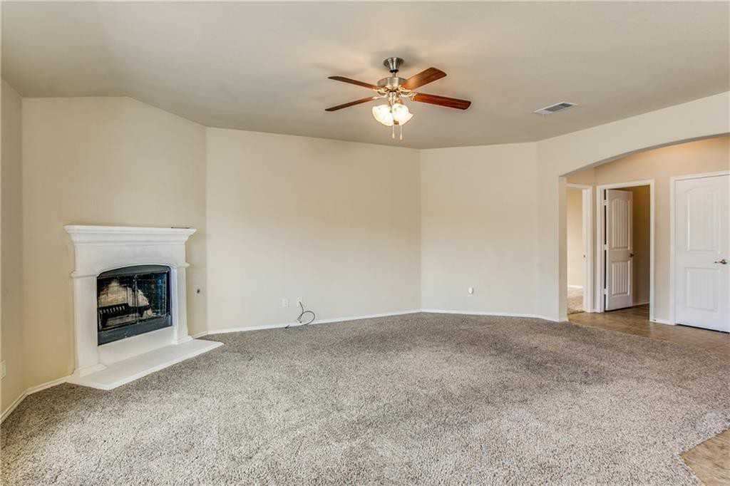 1117 Lake Grove Dr - Photo 3 of 25