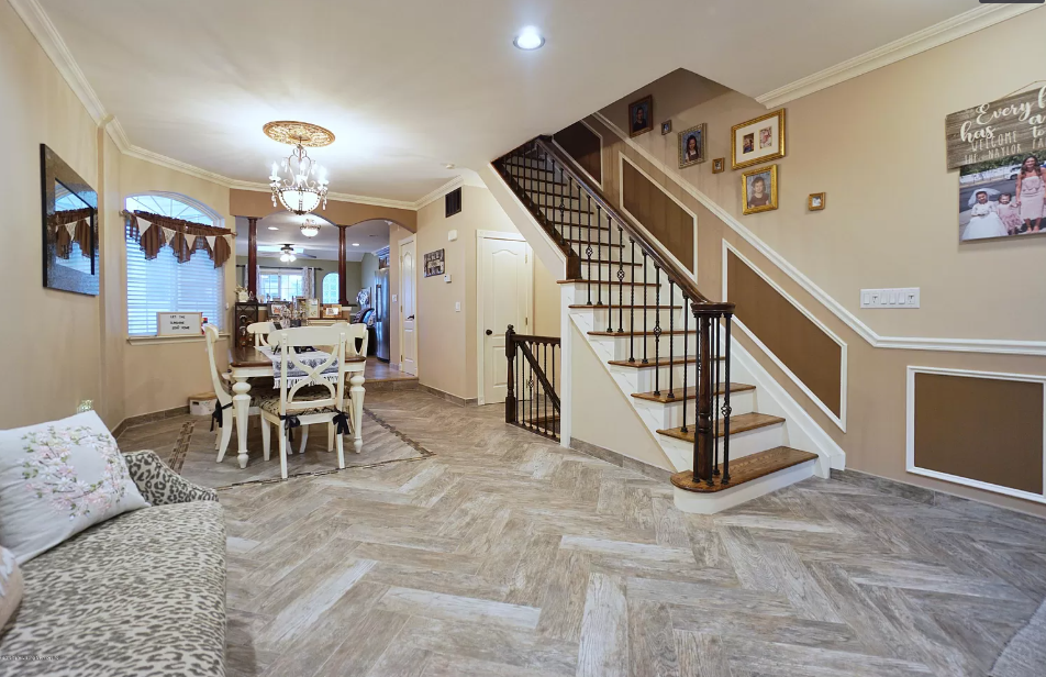 806 Rensselaer Avenue - Photo 2 of 5