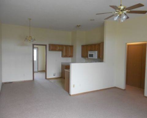 1806 Cedarcrest Ave - Photo 3 of 13