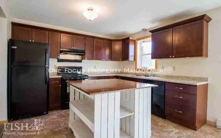 313 Van Horn Blvd - Photo 3 of 24