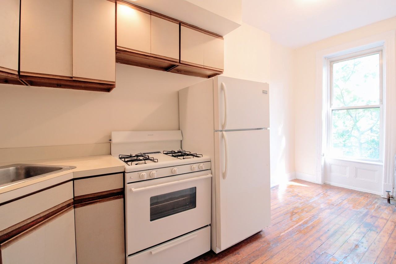 412 2nd Street #2 - Photo 2 of 6