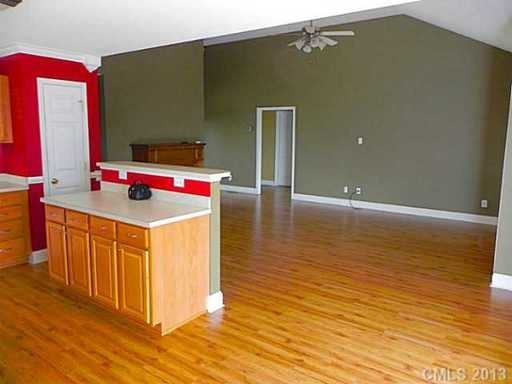 232 Sundance Cir - Photo 3 of 16