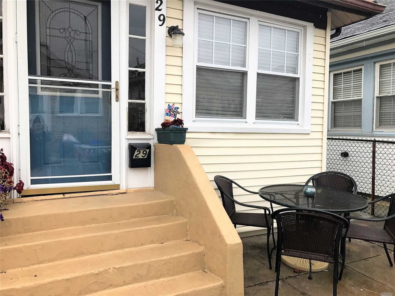 29 Wisconsin St - Photo 2 of 15