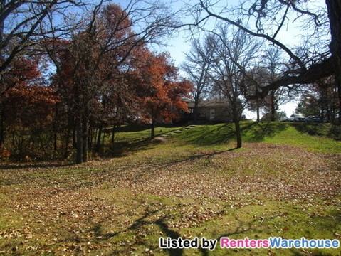 25701 Jamestown St NE - Photo 3 of 15