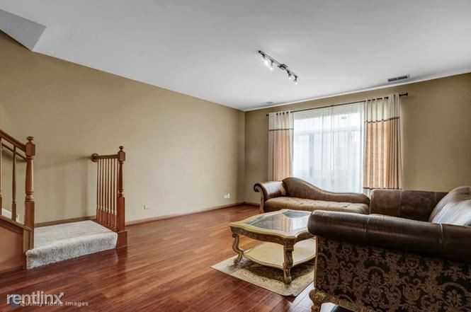 2410 Oneida Ln - Photo 2 of 14