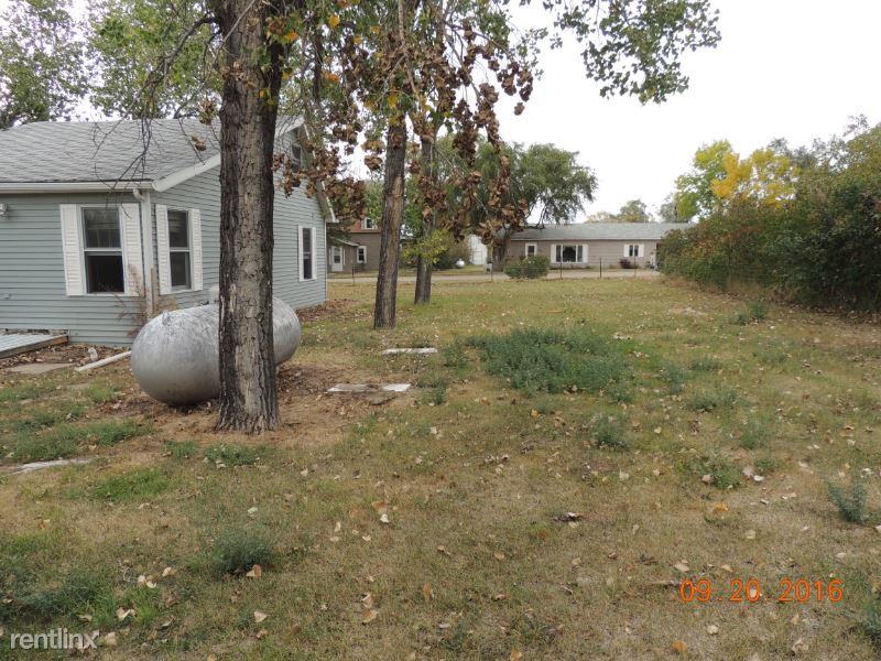 402 1st St N - Photo 2 of 12