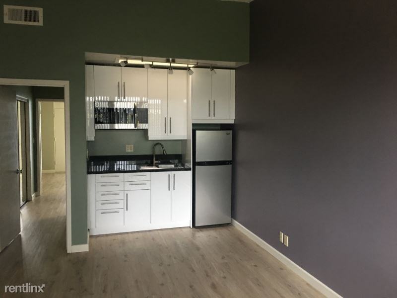 660 W Bonita Ave 25c - Photo 2 of 18