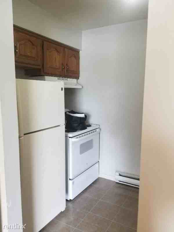 4245 Sabin Dr - Photo 2 of 7