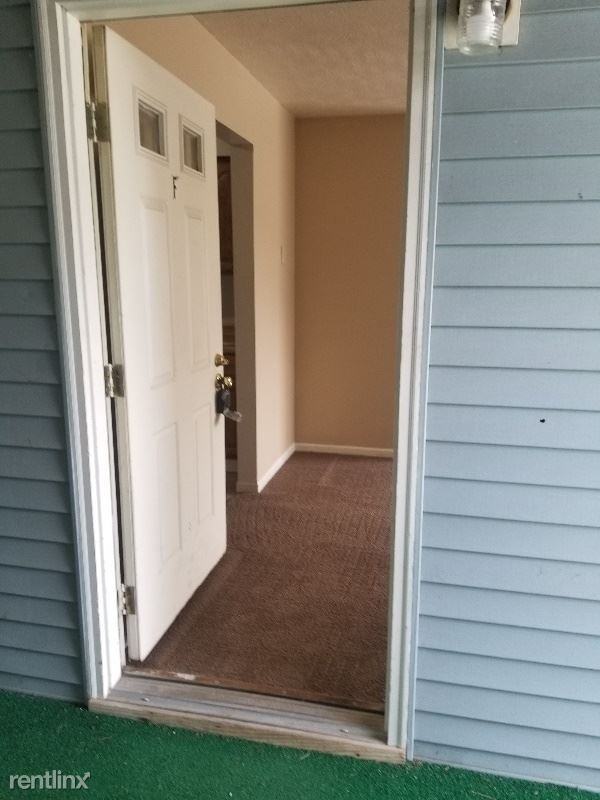 4245 Sabin Dr - Photo 3 of 7