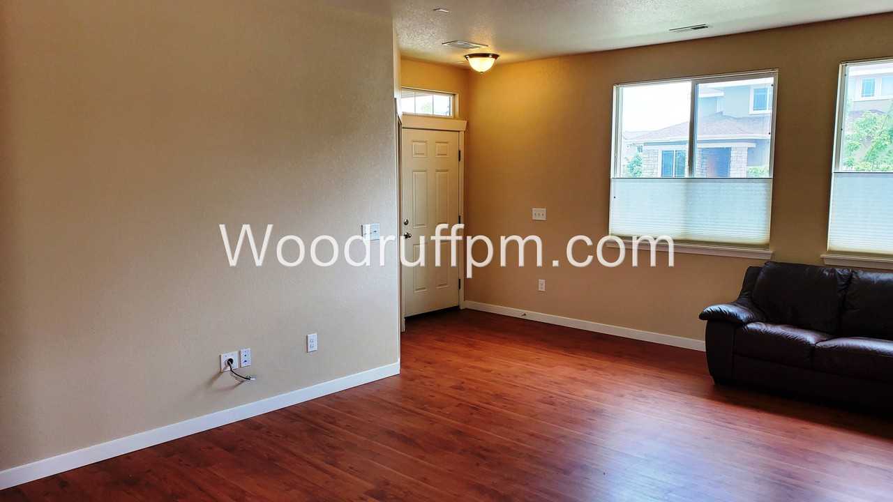 14422 W 91st Ln - Photo 3 of 25