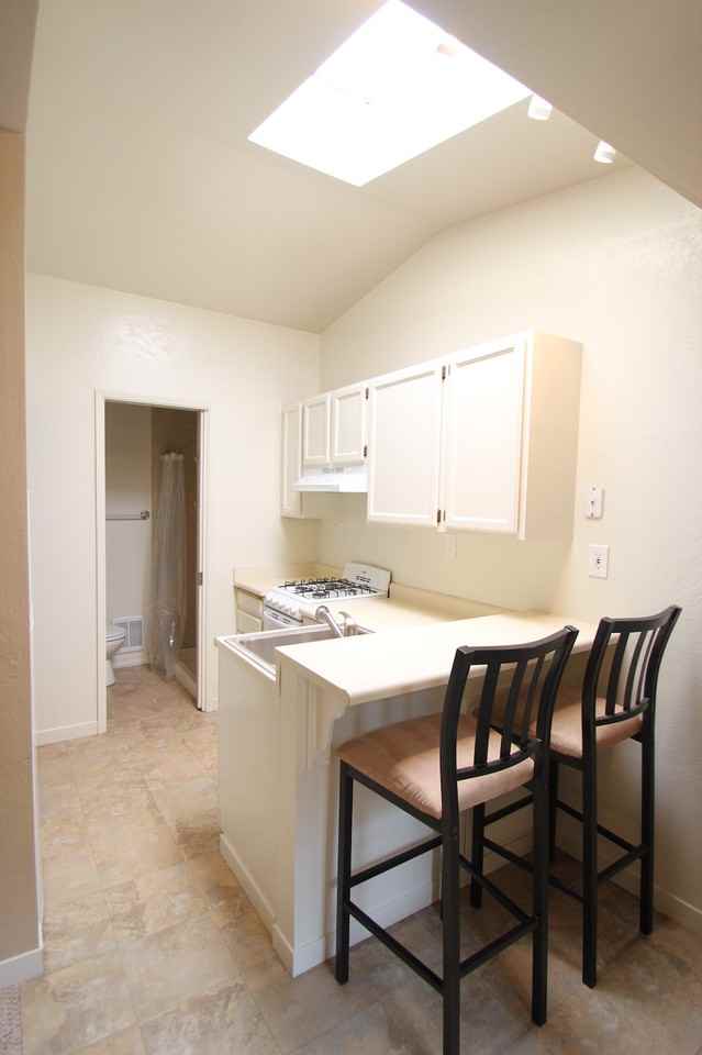 33 Somerset Lane-Studio - Photo 2 of 13