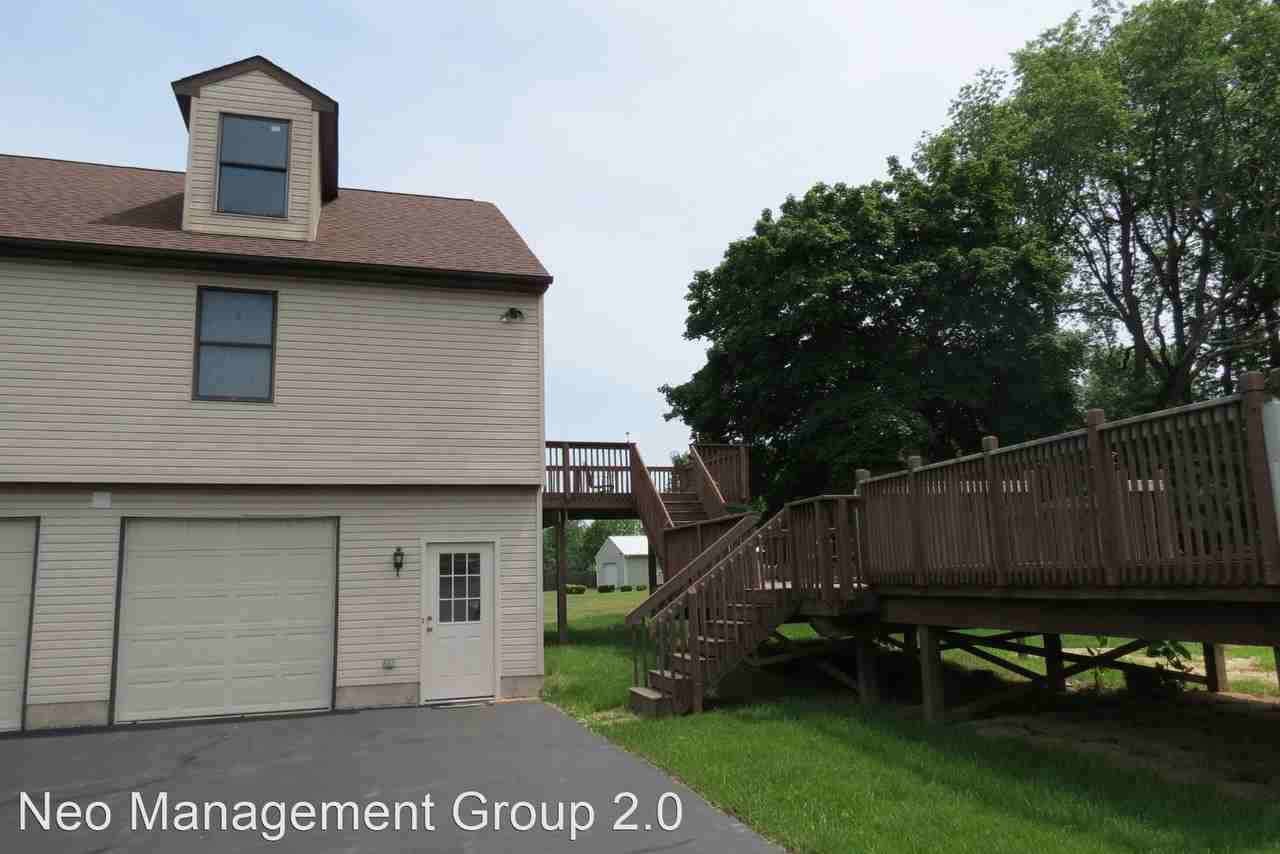 1977 W Point Pike - Photo 2 of 12