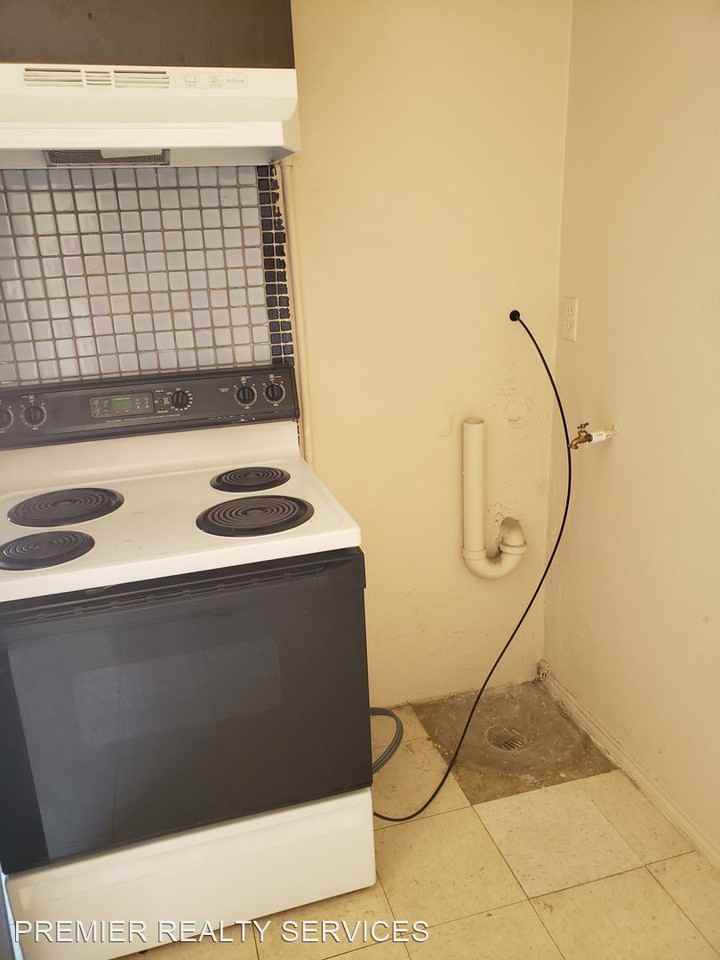 2801 W. 65TH STREET - Photo 3 of 9