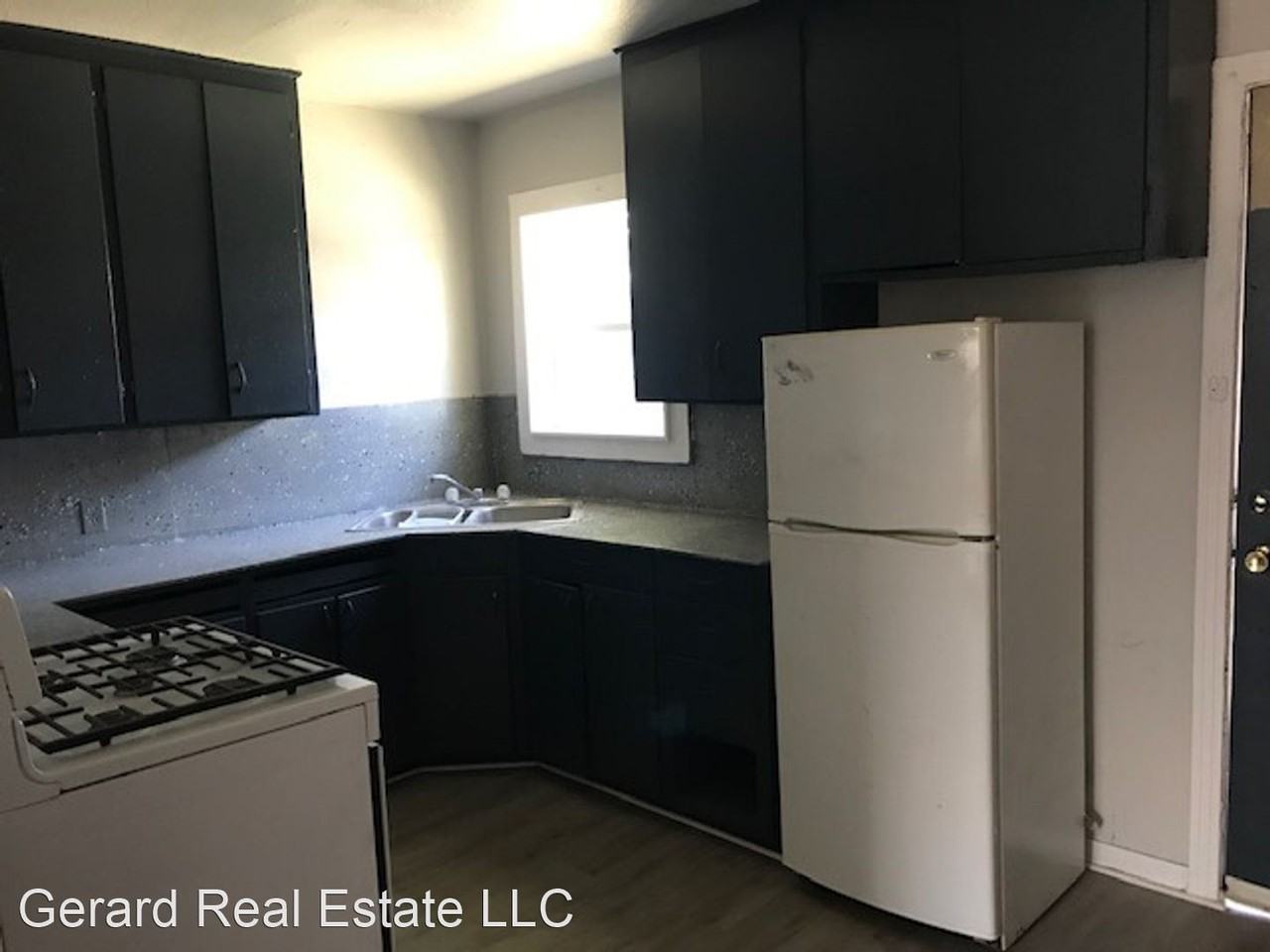 936 Cedar St - Photo 3 of 8