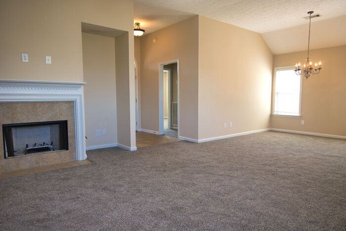 3925 Claiborne Cir - Photo 2 of 9