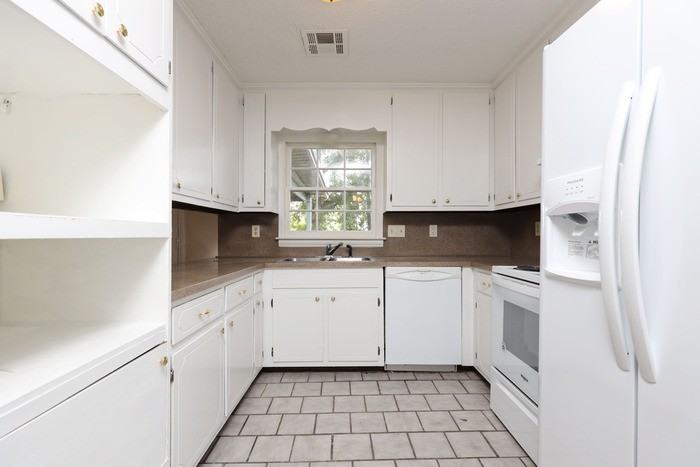 1324 Hillman St - Photo 3 of 11