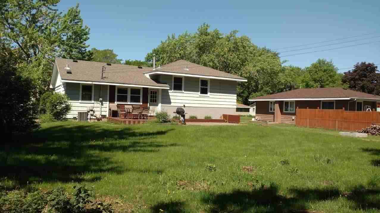 1648 Dixon Dr - Photo 2 of 15