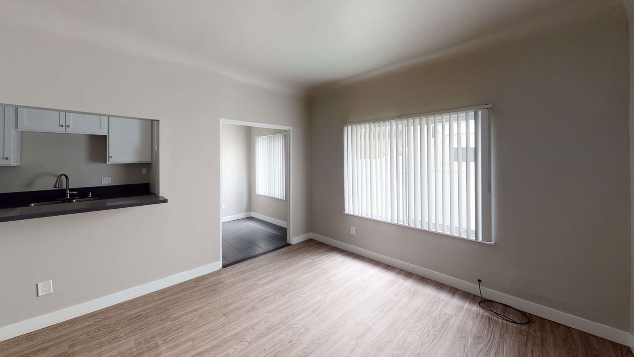 Barton Apartments - Photo 3 of 8