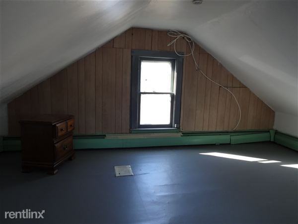 304 Clay St - Photo 2 of 4