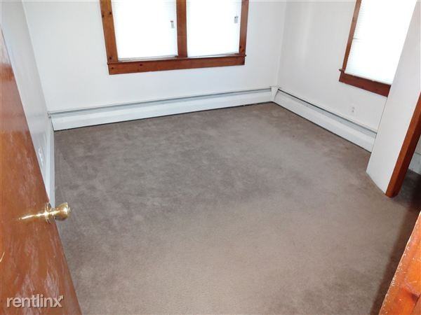 304 Clay St - Photo 3 of 4