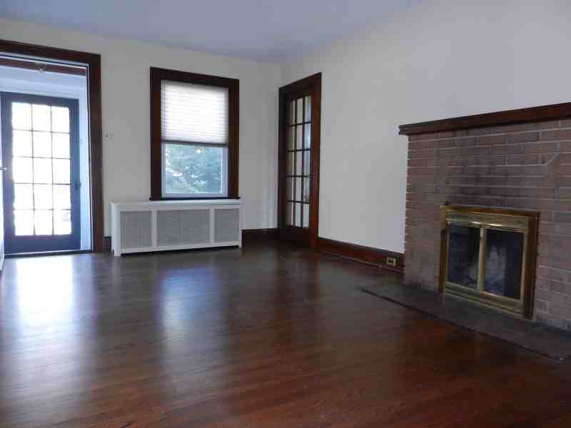 526 Trinity Pl - Photo 2 of 24