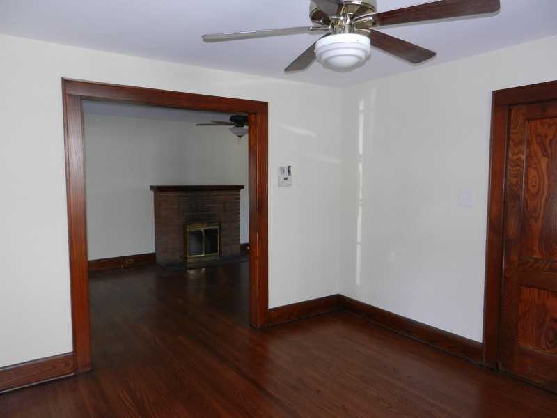 526 Trinity Pl - Photo 3 of 24