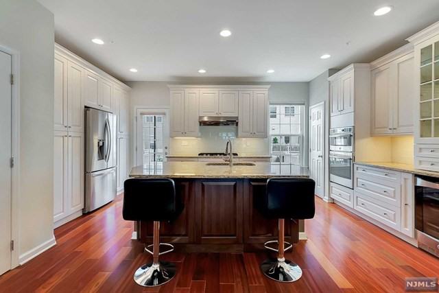 24 Truman Dr - Photo 3 of 23