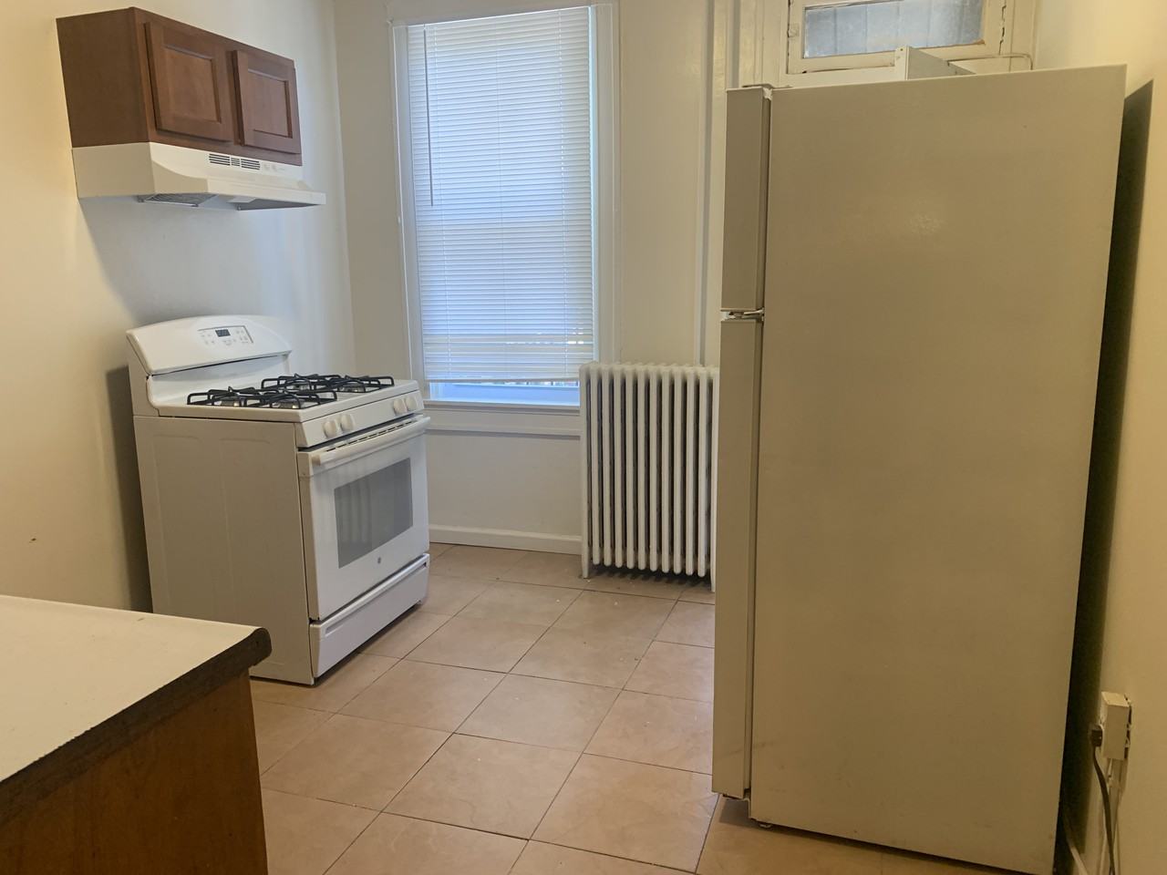 2834 Pelham Avenue - Photo 2 of 12