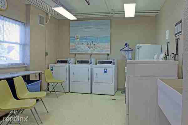 Poplar Court Apartments 519 E Poplar St, Olathe, KS 66061 Zumper