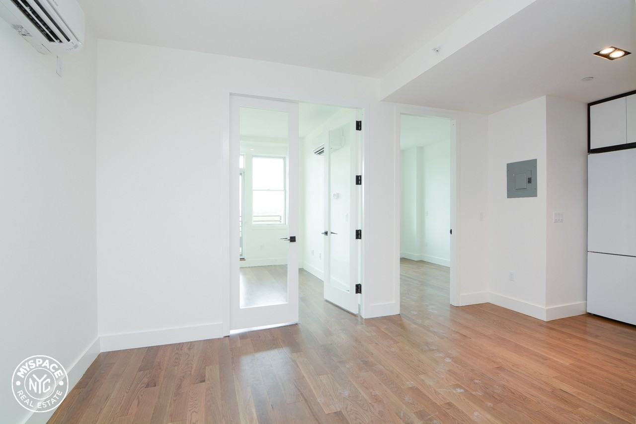 572 Ocean Pkwy #3H - Photo 2 of 8