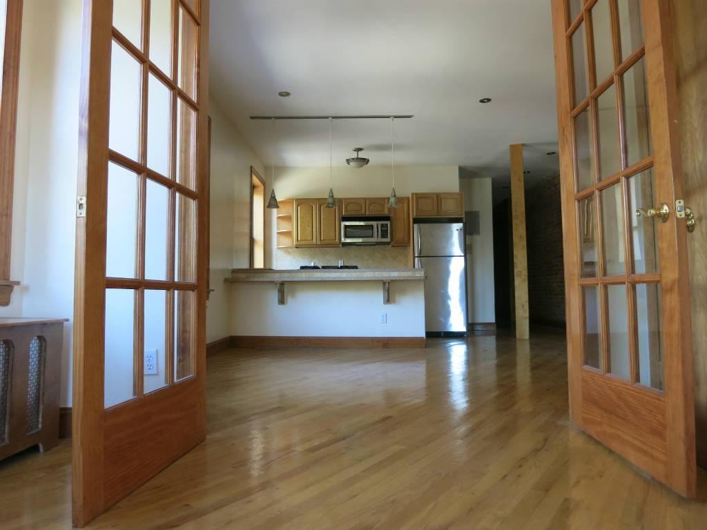 587 Riverside Dr #2AA