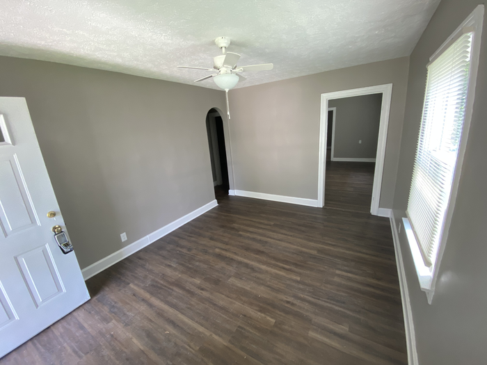 2707 Montana Ave - Photo 2 of 12