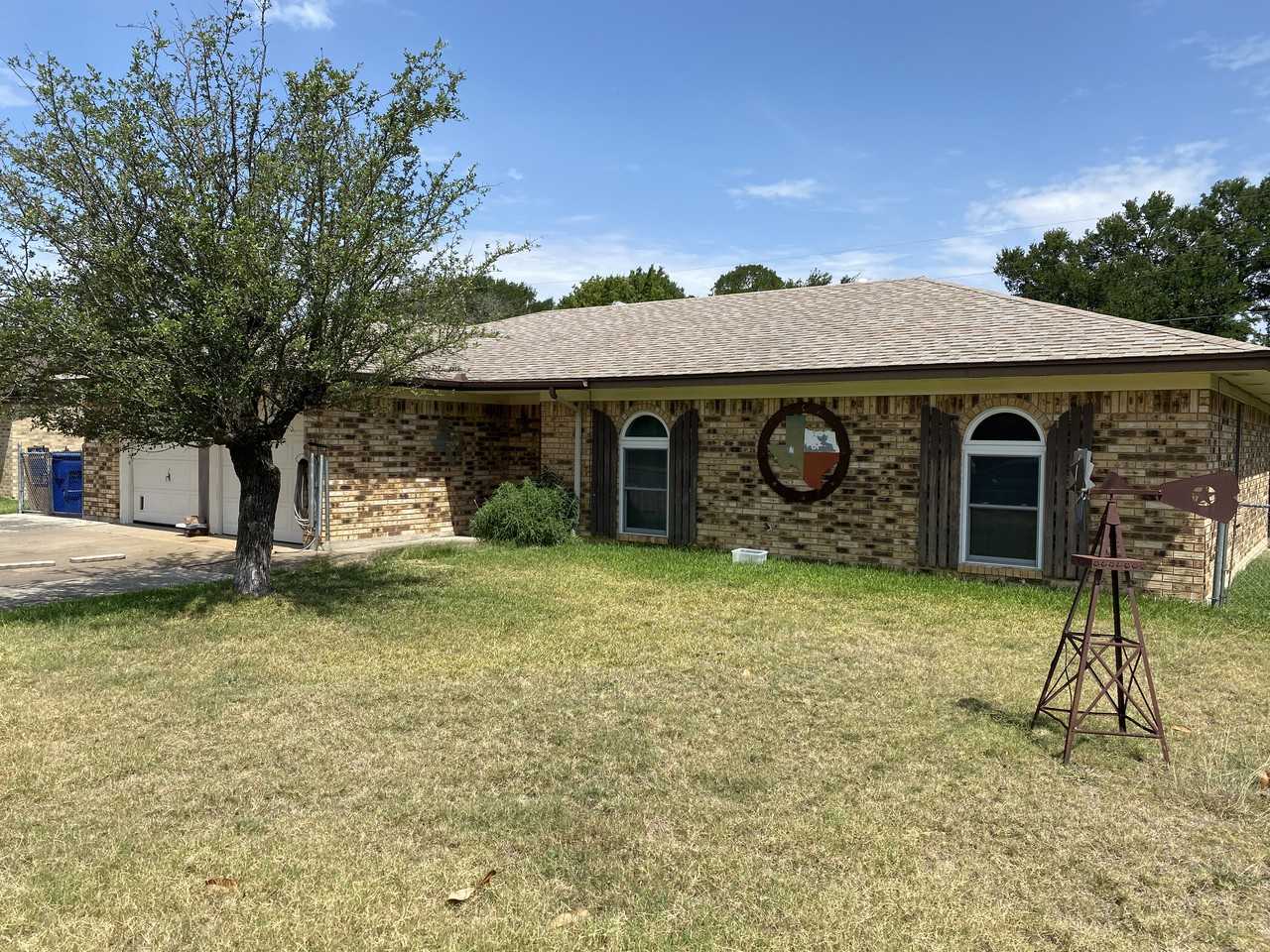 1122 Rhonda Lee Street - Photo 3 of 31