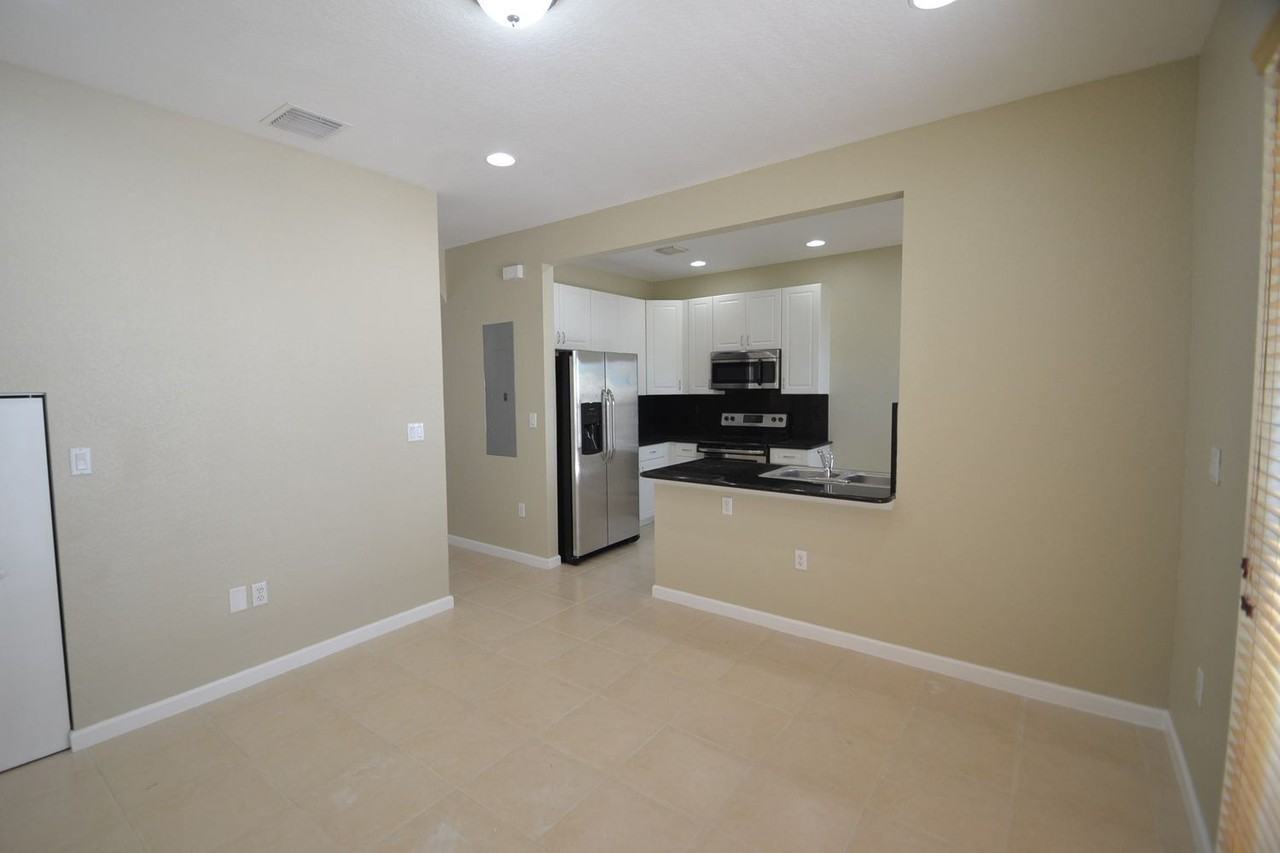 173 Lake Monterey Cir - Photo 3 of 10