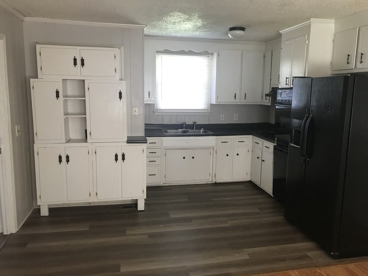 2904 Mossdale Dr - Photo 3 of 9