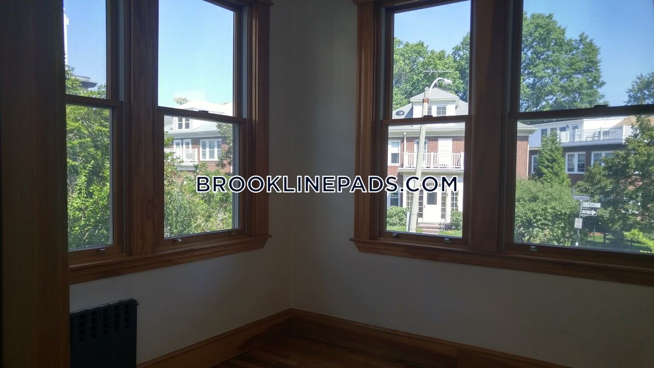 124 Columbia Street - Photo 2 of 9