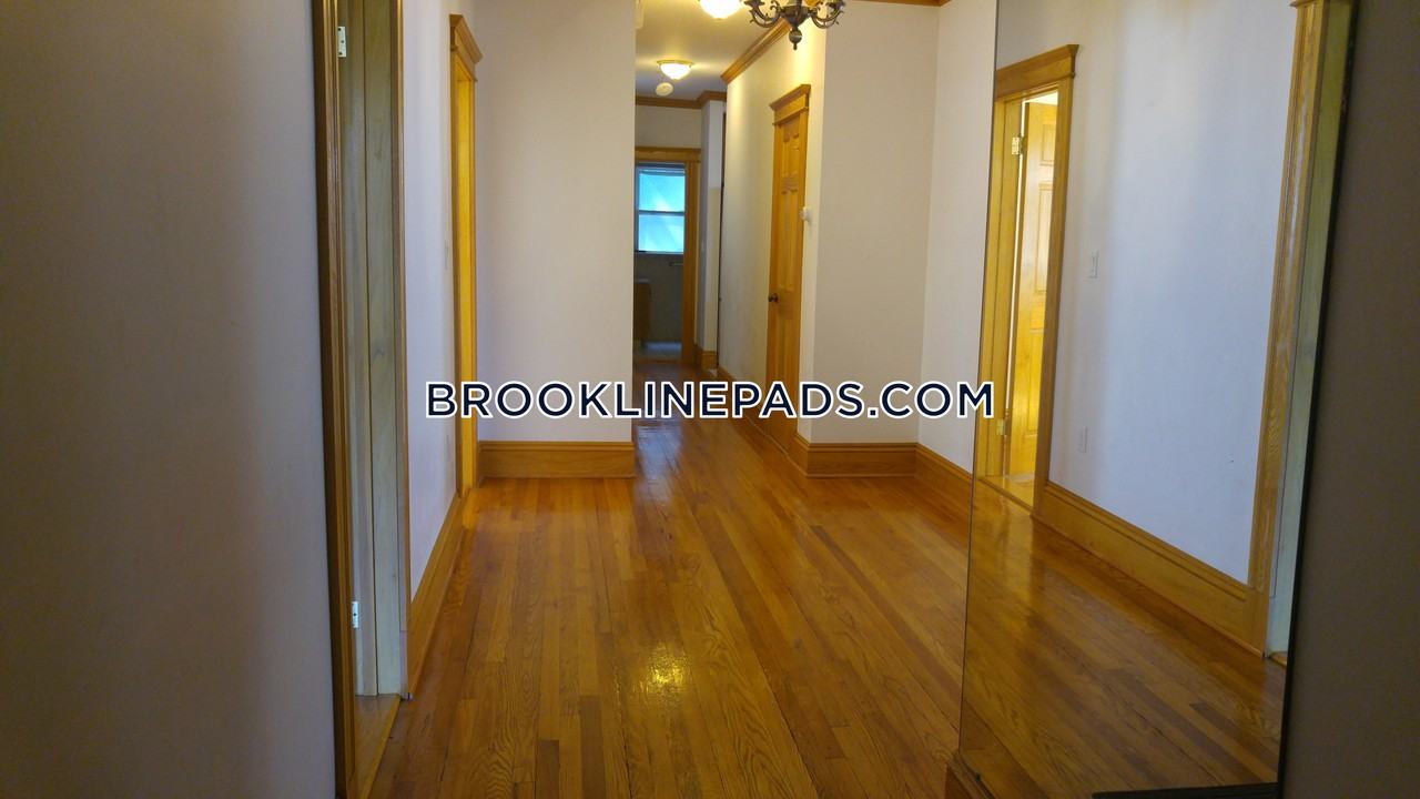 124 Columbia Street - Photo 3 of 9