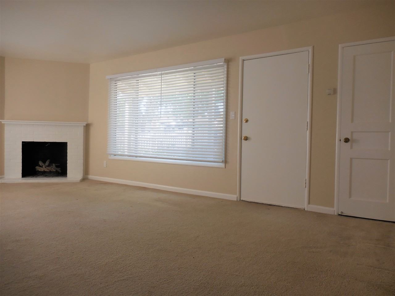 1257 Crompton Rd - Photo 2 of 14