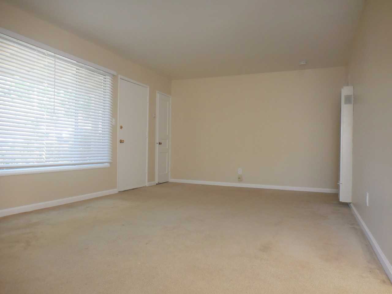 1257 Crompton Rd - Photo 3 of 14