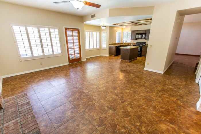 4314 E Silverwood Dr - Photo 3 of 50