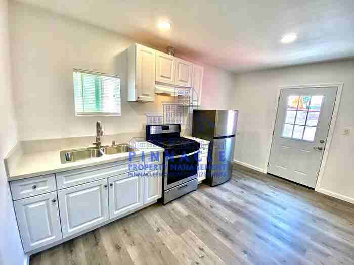 10977 1/2 Pope Ave - Photo 2 of 11